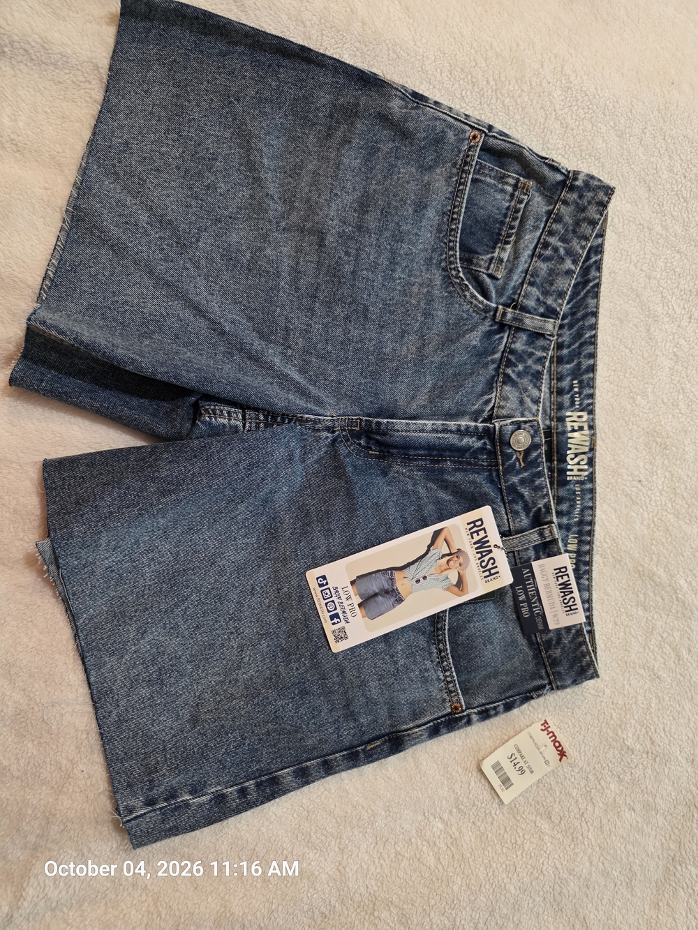 Rewash High-Rise Denim Shorts in Medium Blue Wash